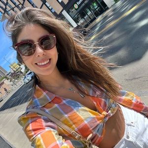 Meet your Posher, Raissa